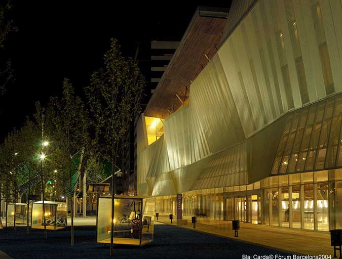 Centre de Convencions Internacional de Barcelona at night